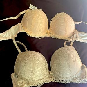 New never worn lightly padded 2 36C bras.